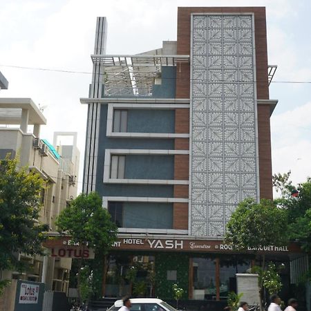 Hotel Yash Executive Aurangābād Esterno foto